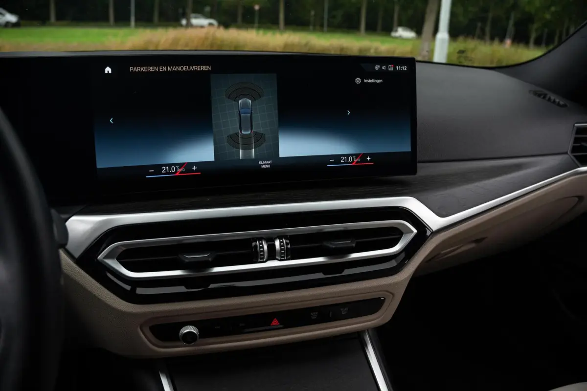 330e Facelift M-Sport|WideScreen|Org NL NAP|CarPlay|Leder|Harman & Kardon|2e Eig|Nieuwstaat|Dealer Onderhouden