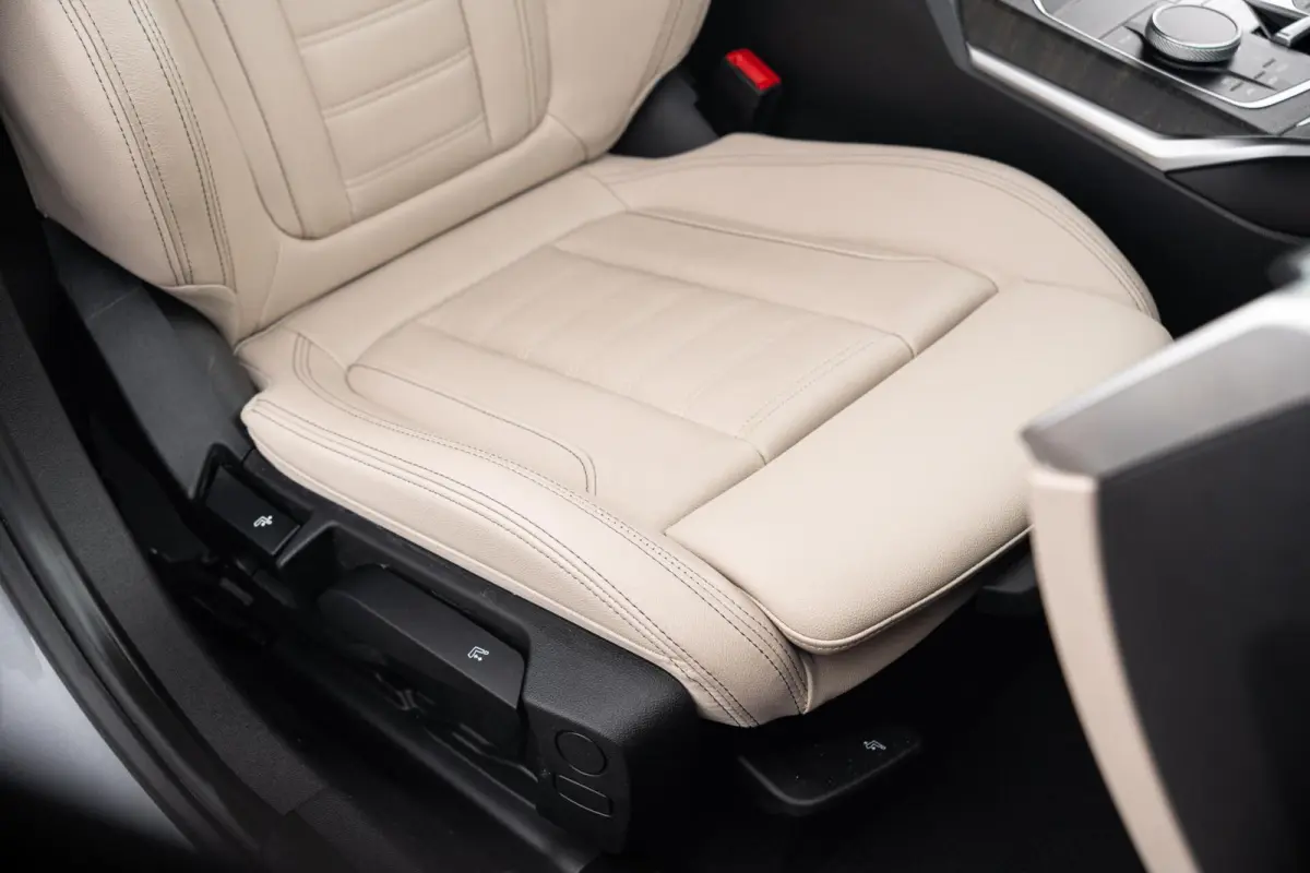 330e Facelift M-Sport|WideScreen|Org NL NAP|CarPlay|Leder|Harman & Kardon|2e Eig|Nieuwstaat|Dealer Onderhouden