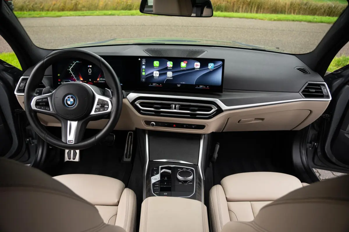 330e Facelift M-Sport|WideScreen|Org NL NAP|CarPlay|Leder|Harman & Kardon|2e Eig|Nieuwstaat|Dealer Onderhouden