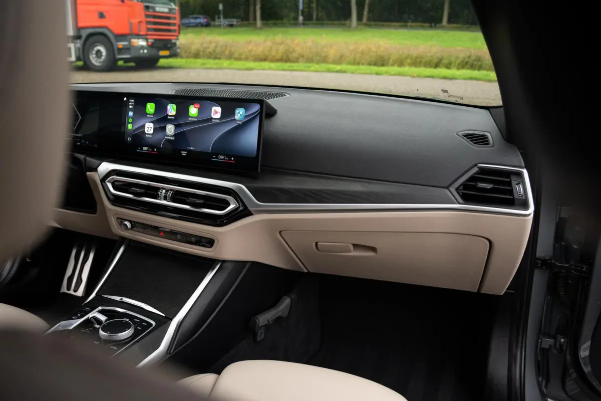 330e Facelift M-Sport|WideScreen|Org NL NAP|CarPlay|Leder|Harman & Kardon|2e Eig|Nieuwstaat|Dealer Onderhouden