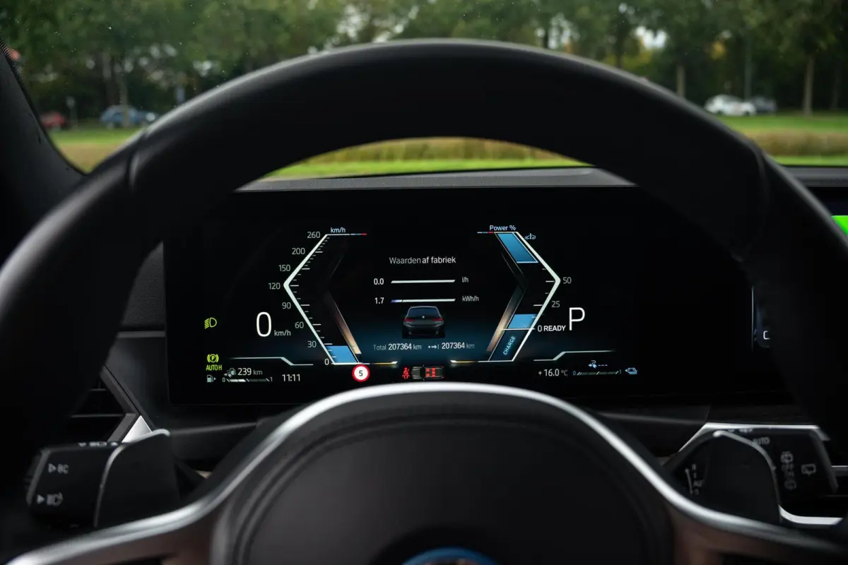 330e Facelift M-Sport|WideScreen|Org NL NAP|CarPlay|Leder|Harman & Kardon|2e Eig|Nieuwstaat|Dealer Onderhouden