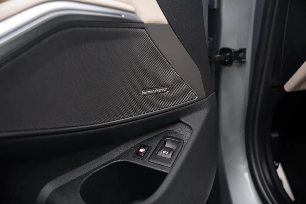 330e Facelift M-Sport|WideScreen|Org NL NAP|CarPlay|Leder|Harman & Kardon|2e Eig|Nieuwstaat|Dealer Onderhouden
