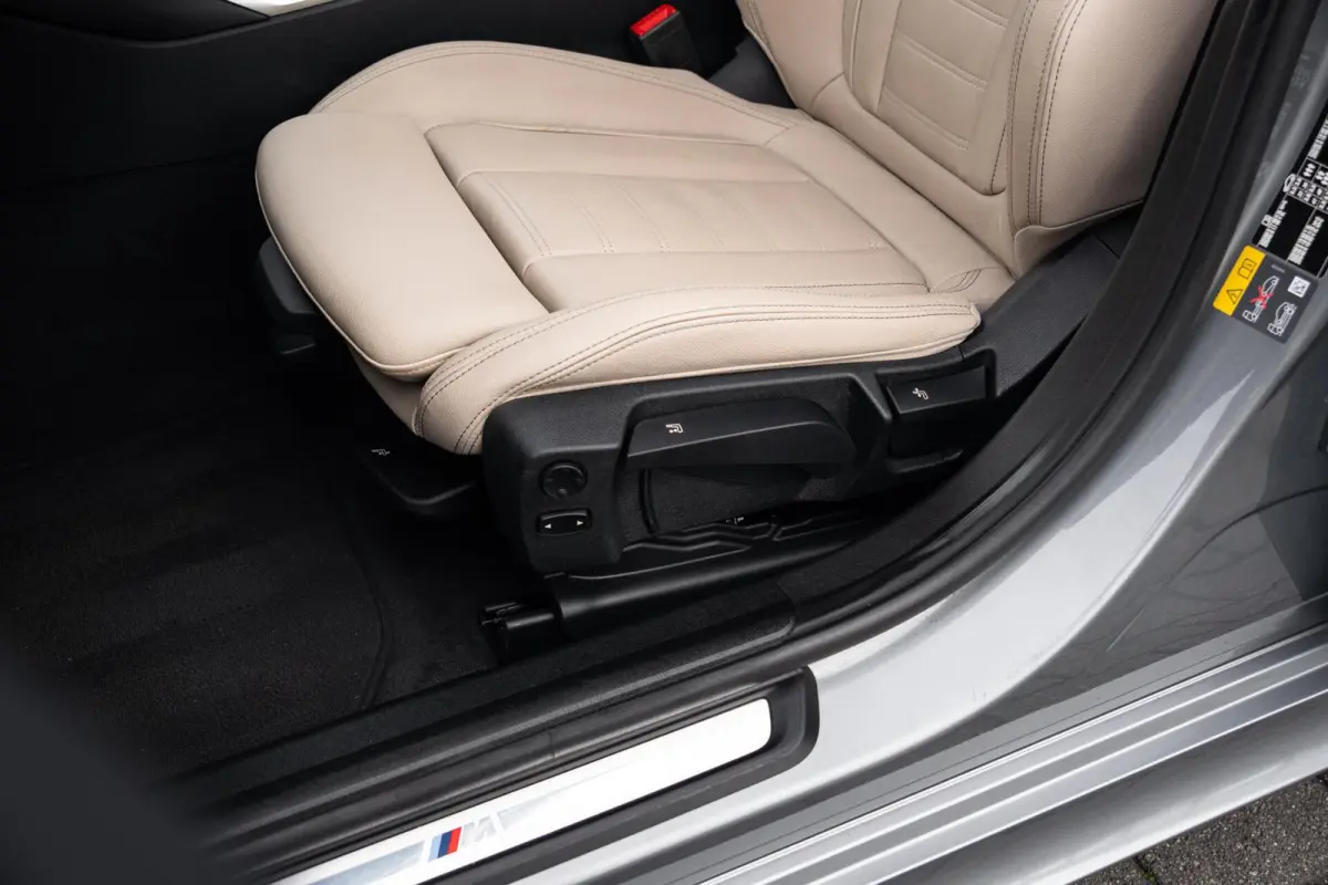330e Facelift M-Sport|WideScreen|Org NL NAP|CarPlay|Leder|Harman & Kardon|2e Eig|Nieuwstaat|Dealer Onderhouden