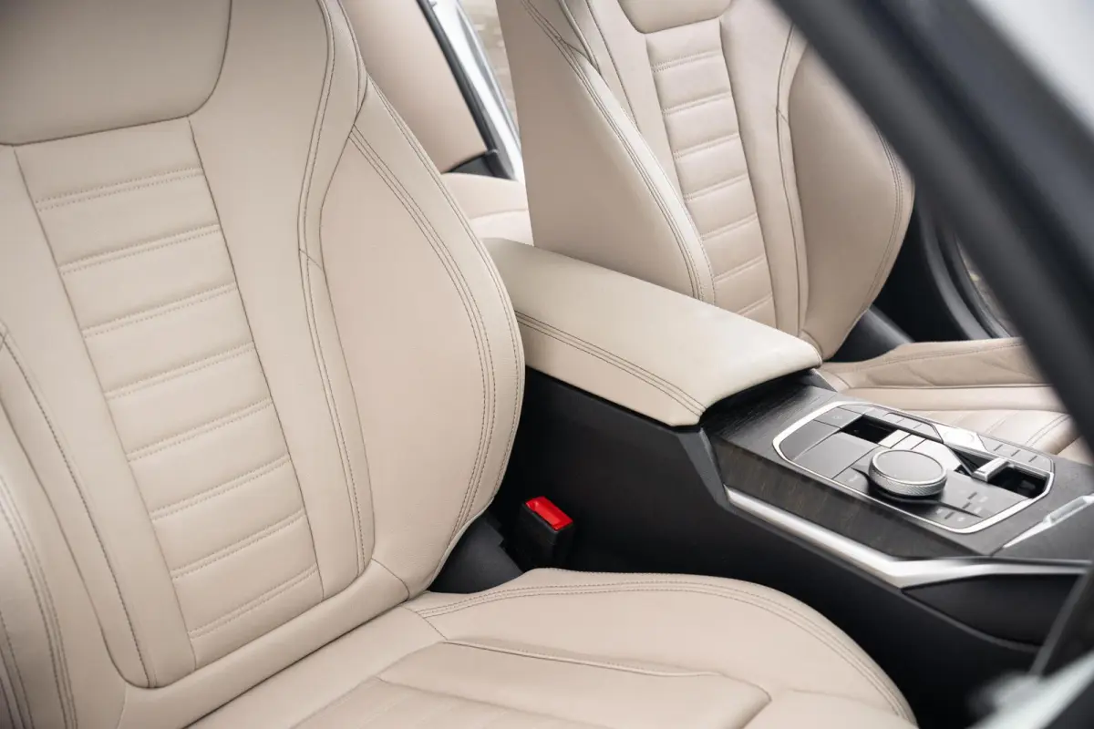 330e Facelift M-Sport|WideScreen|Org NL NAP|CarPlay|Leder|Harman & Kardon|2e Eig|Nieuwstaat|Dealer Onderhouden