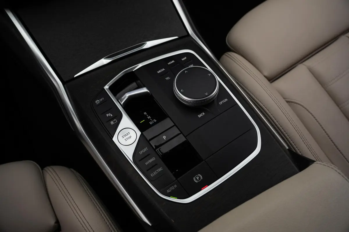 330e Facelift M-Sport|WideScreen|Org NL NAP|CarPlay|Leder|Harman & Kardon|2e Eig|Nieuwstaat|Dealer Onderhouden