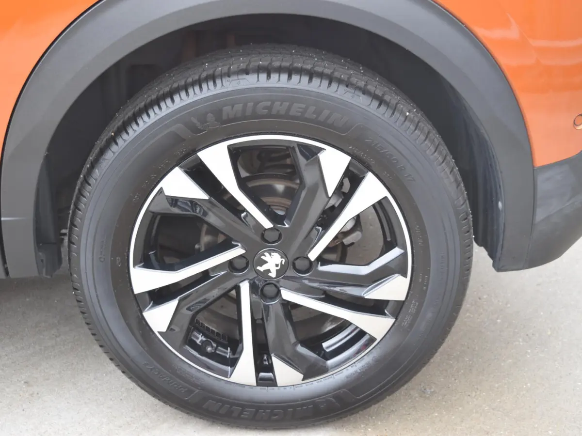 1.2 PureTech GT-Line | AUTOMAAT | 130 PK | SCHUIF / KANTELDAK | PARKEERSENSOREN MET CAMERA | 49.563 KM