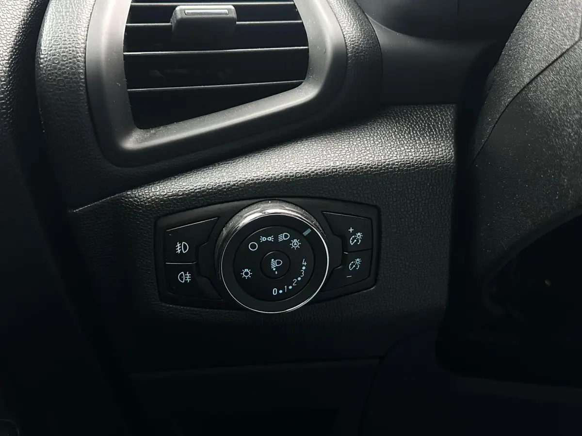 1.0 EcoBoost Titanium, Airco, Bluetooth, CarPlay, Cruise, Navi, PDC