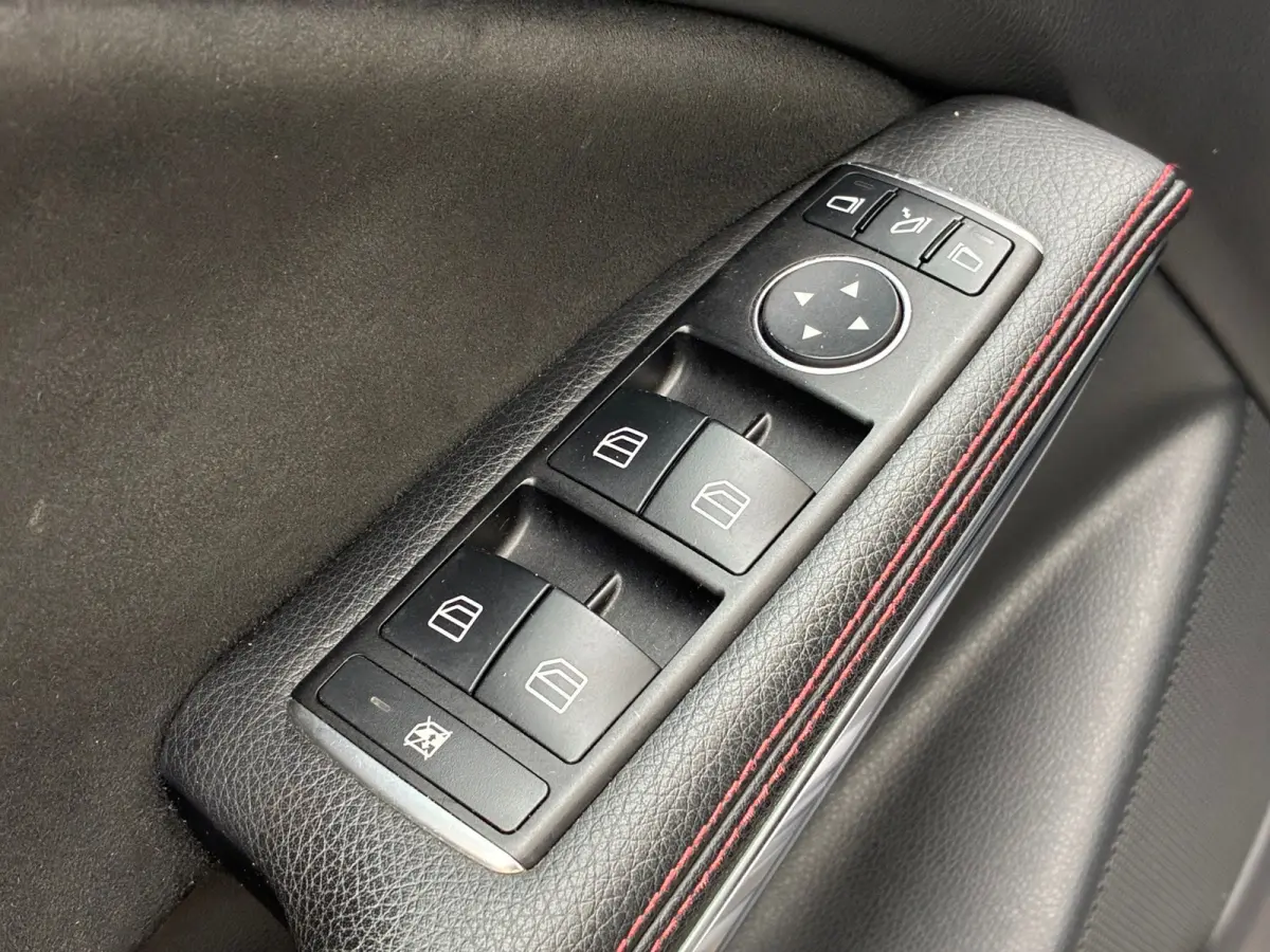 180 AMG Night Edition Plus|Automaat|Panoramadak|Camera|Navigatie|PDC|Airco|CruiseControl|Nieuwe APK|