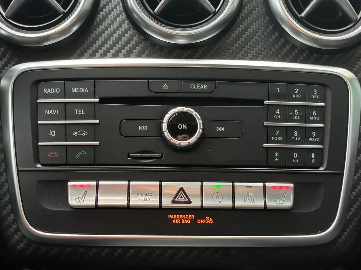 180 AMG Night Edition Plus|Automaat|Panoramadak|Camera|Navigatie|PDC|Airco|CruiseControl|Nieuwe APK|