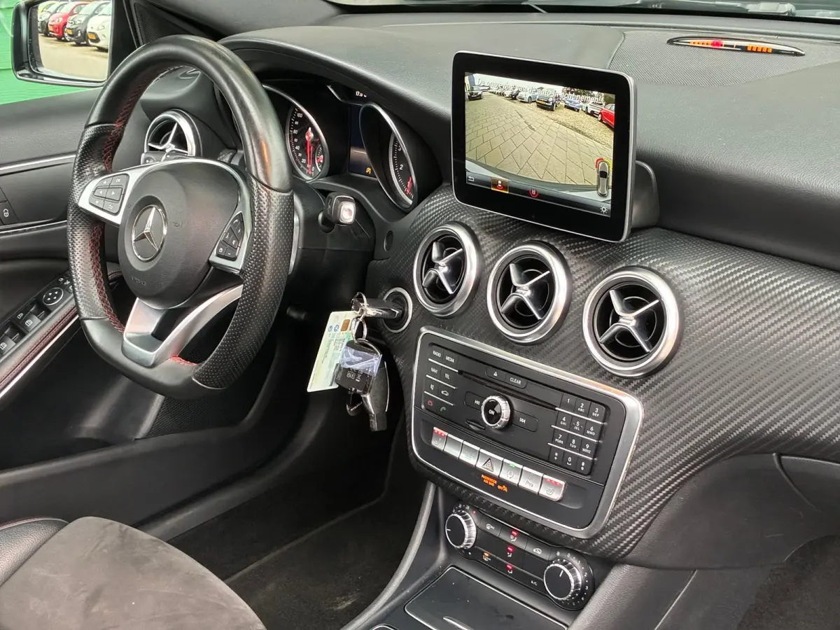 180 AMG Night Edition Plus|Automaat|Panoramadak|Camera|Navigatie|PDC|Airco|CruiseControl|Nieuwe APK|