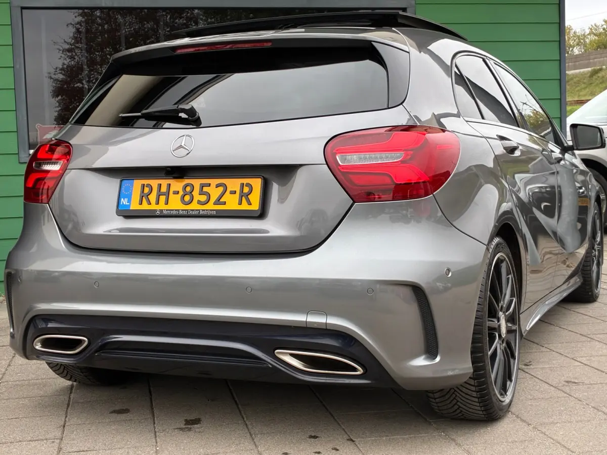 180 AMG Night Edition Plus|Automaat|Panoramadak|Camera|Navigatie|PDC|Airco|CruiseControl|Nieuwe APK|