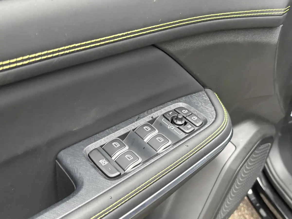 1.5 Core FABRIEKSGARANTIE T/M 2030!!! | ACHTERUITRIJ CAMERA | APPLE CARPLAY / ANDROID AUTO | KEYLESS ENTRY | STOELVERWARMING |