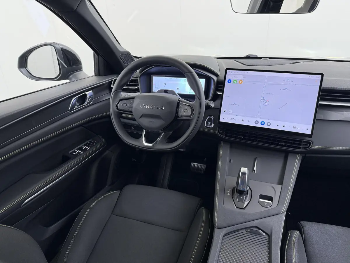1.5 Core FABRIEKSGARANTIE T/M 2030!!! | ACHTERUITRIJ CAMERA | APPLE CARPLAY / ANDROID AUTO | KEYLESS ENTRY | STOELVERWARMING |