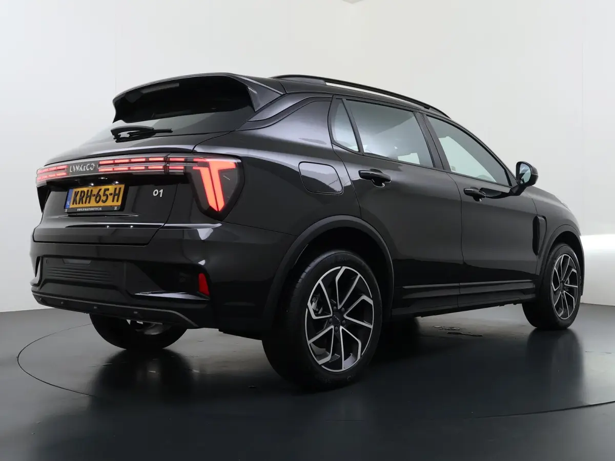 1.5 Core FABRIEKSGARANTIE T/M 2030!!! | ACHTERUITRIJ CAMERA | APPLE CARPLAY / ANDROID AUTO | KEYLESS ENTRY | STOELVERWARMING |