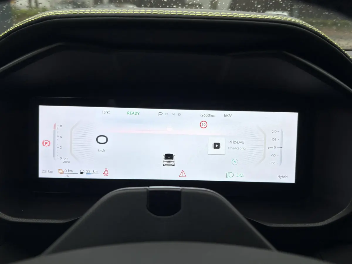 1.5 Core FABRIEKSGARANTIE T/M 2030!!! | ACHTERUITRIJ CAMERA | APPLE CARPLAY / ANDROID AUTO | KEYLESS ENTRY | STOELVERWARMING |
