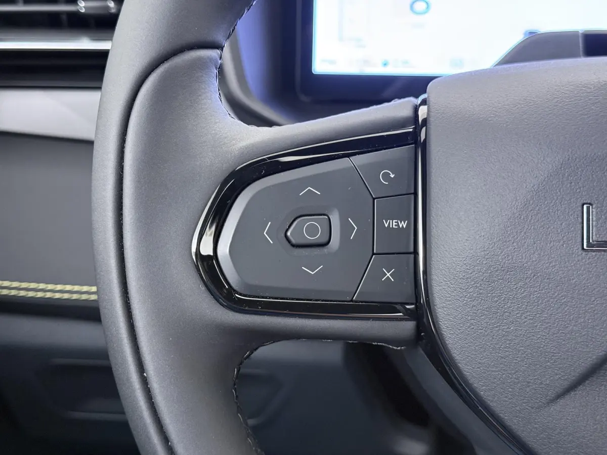 1.5 Core FABRIEKSGARANTIE T/M 2030!!! | ACHTERUITRIJ CAMERA | APPLE CARPLAY / ANDROID AUTO | KEYLESS ENTRY | STOELVERWARMING |