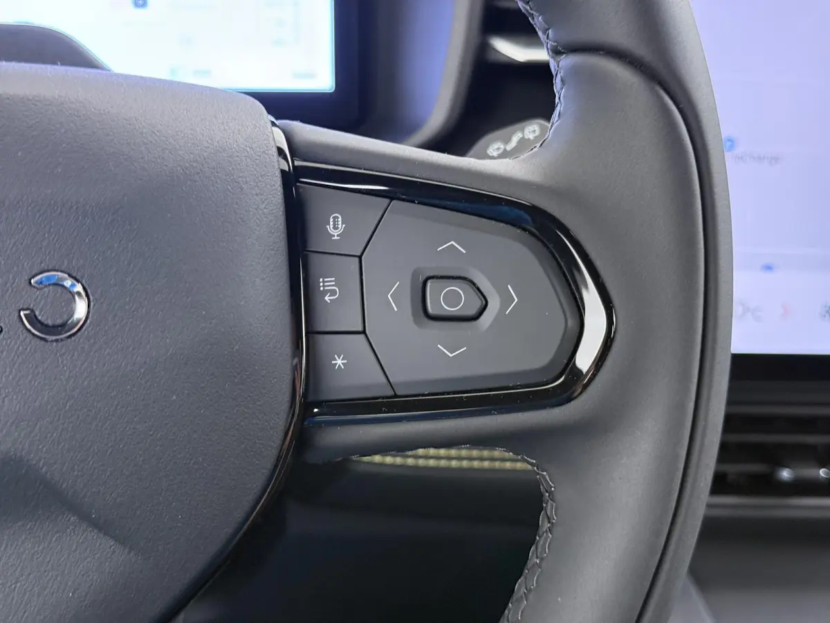 1.5 Core FABRIEKSGARANTIE T/M 2030!!! | ACHTERUITRIJ CAMERA | APPLE CARPLAY / ANDROID AUTO | KEYLESS ENTRY | STOELVERWARMING |
