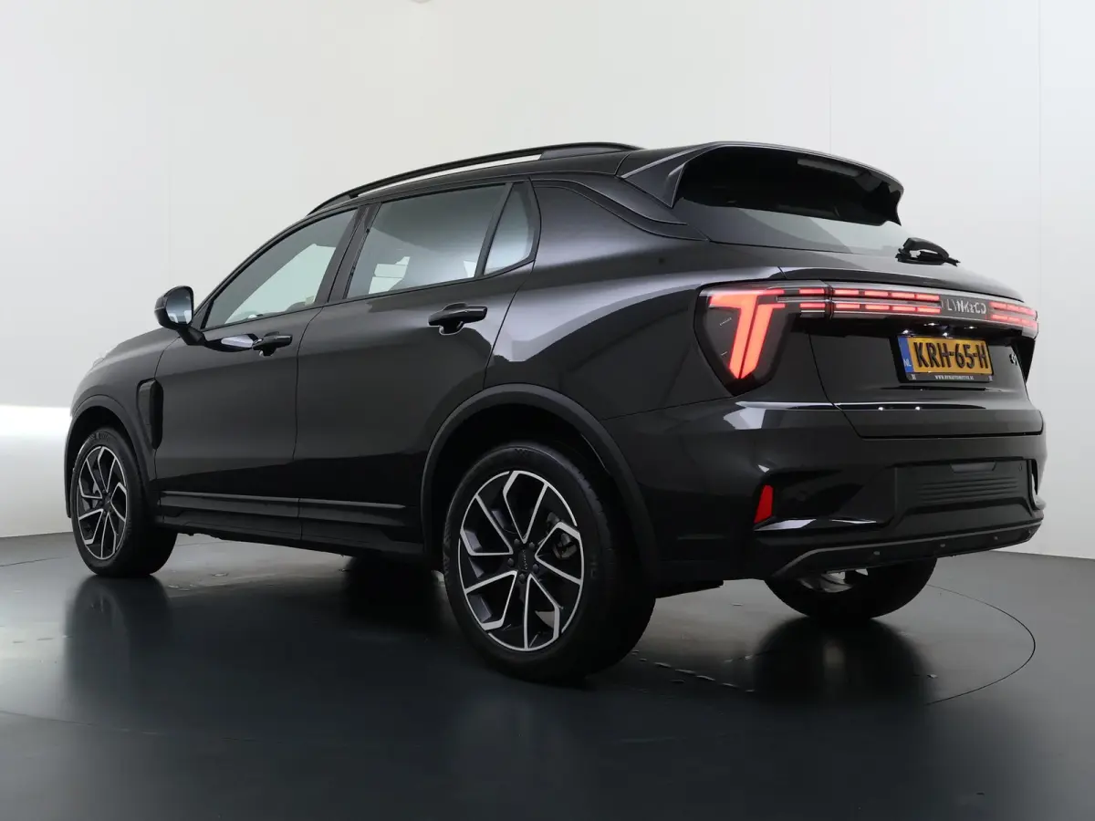 1.5 Core FABRIEKSGARANTIE T/M 2030!!! | ACHTERUITRIJ CAMERA | APPLE CARPLAY / ANDROID AUTO | KEYLESS ENTRY | STOELVERWARMING |