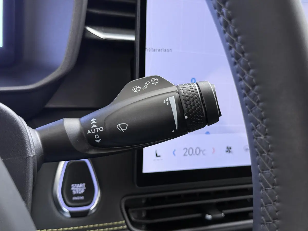 1.5 Core FABRIEKSGARANTIE T/M 2030!!! | ACHTERUITRIJ CAMERA | APPLE CARPLAY / ANDROID AUTO | KEYLESS ENTRY | STOELVERWARMING |