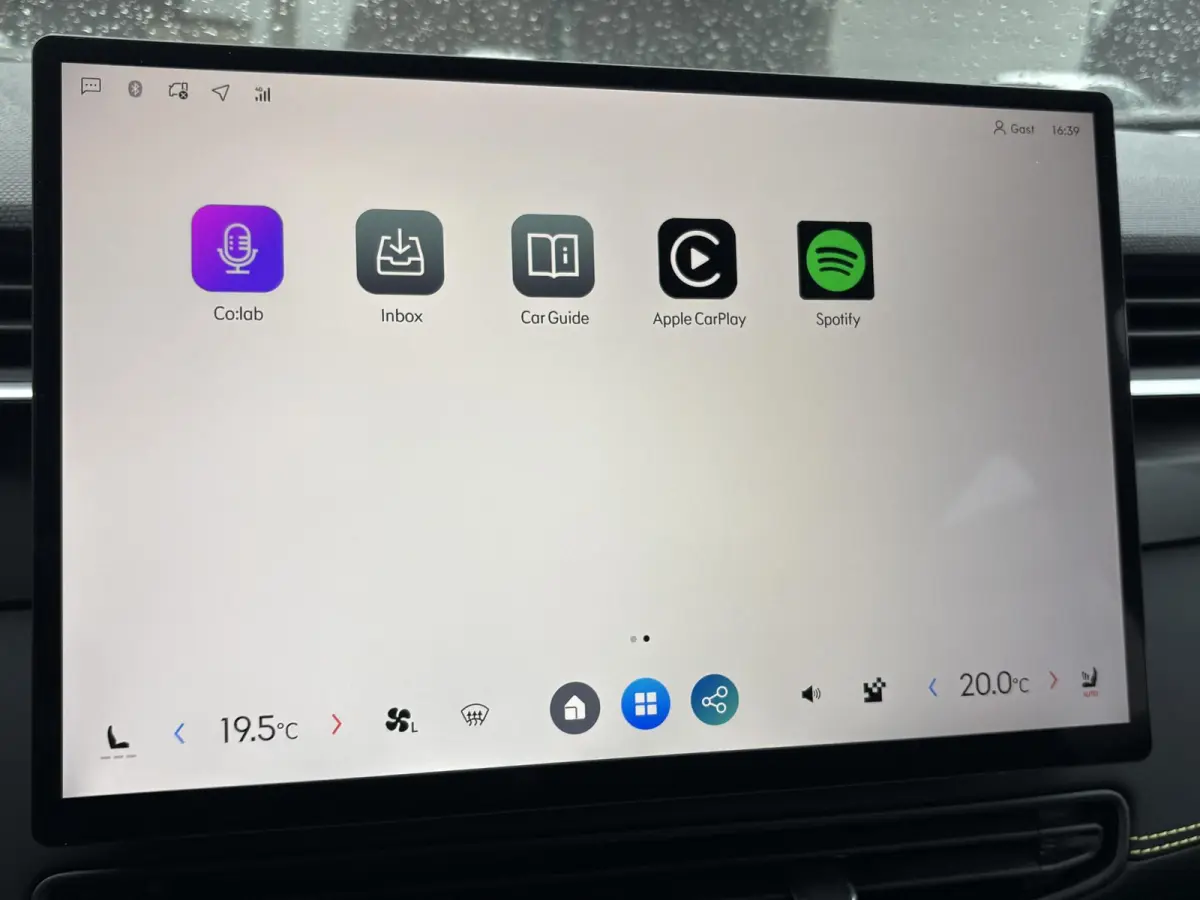 1.5 Core FABRIEKSGARANTIE T/M 2030!!! | ACHTERUITRIJ CAMERA | APPLE CARPLAY / ANDROID AUTO | KEYLESS ENTRY | STOELVERWARMING |