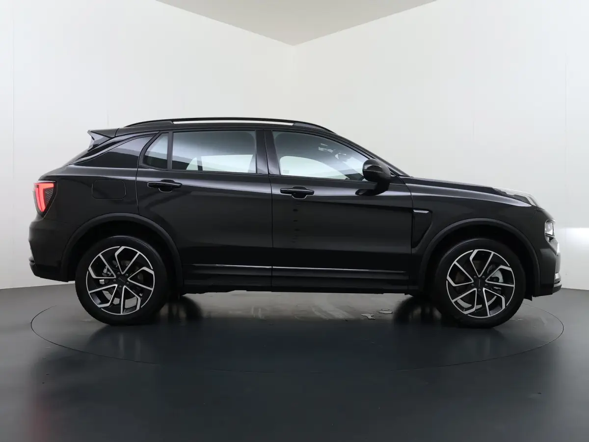 1.5 Core FABRIEKSGARANTIE T/M 2030!!! | ACHTERUITRIJ CAMERA | APPLE CARPLAY / ANDROID AUTO | KEYLESS ENTRY | STOELVERWARMING |