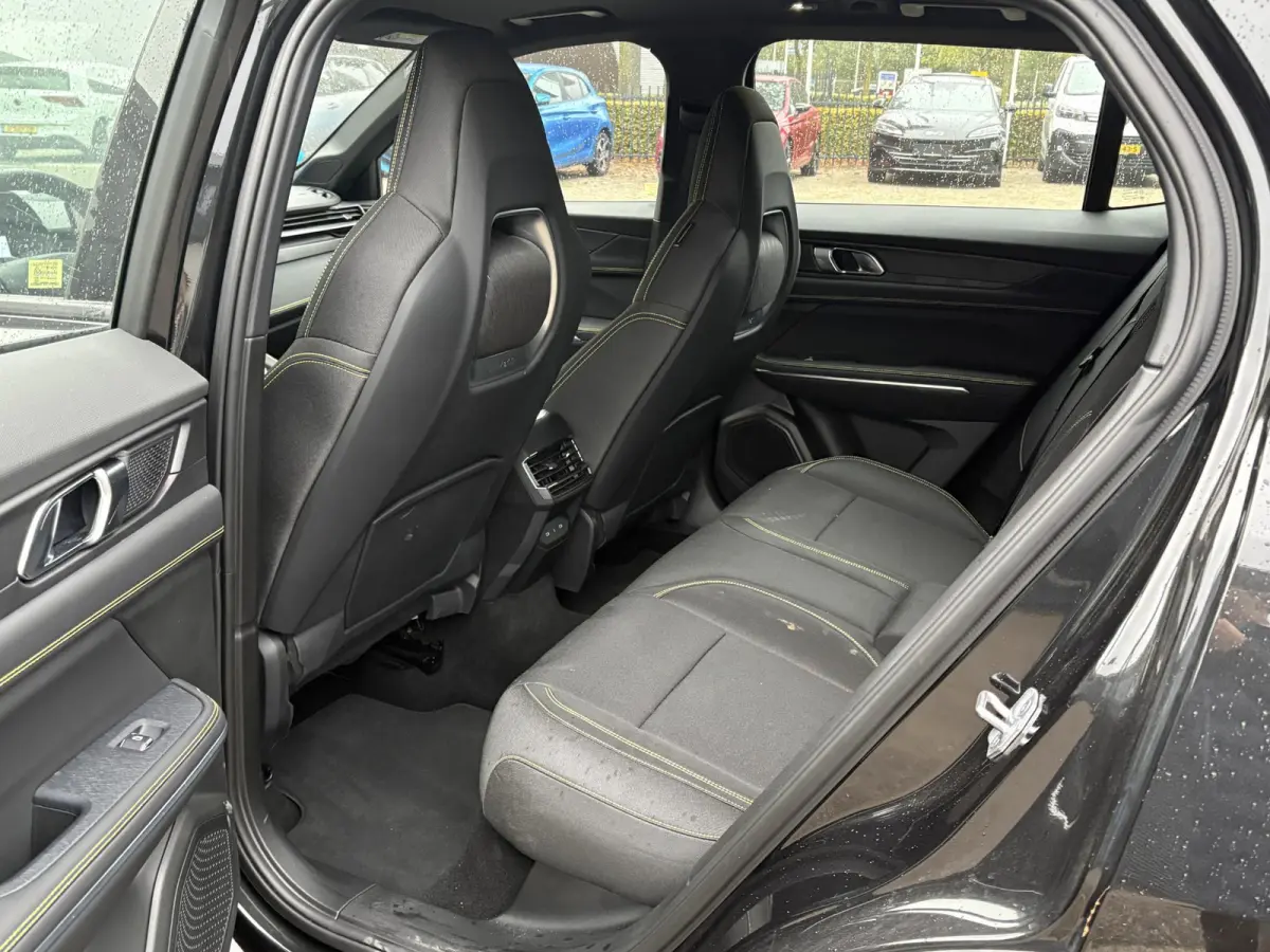 1.5 Core FABRIEKSGARANTIE T/M 2030!!! | ACHTERUITRIJ CAMERA | APPLE CARPLAY / ANDROID AUTO | KEYLESS ENTRY | STOELVERWARMING |