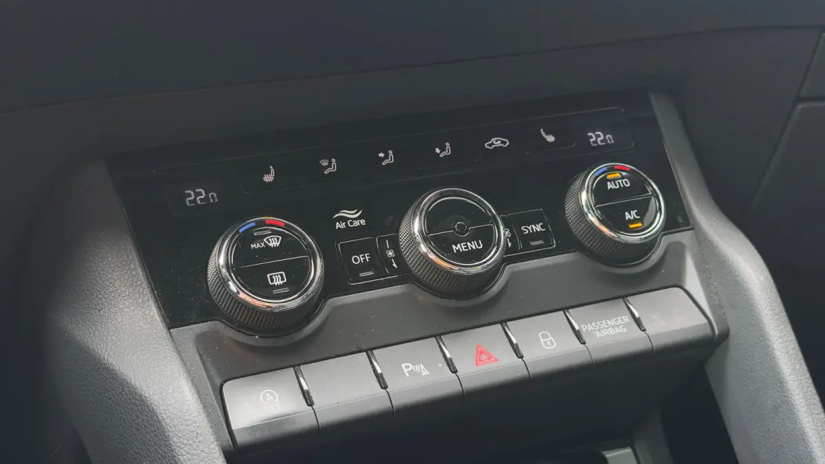 150pk 1.5 TSI ACT Sportline Business | Trekhaak | Panoramadak | Achteruitrijcamera | Carplay | Cruise Control | 18" |