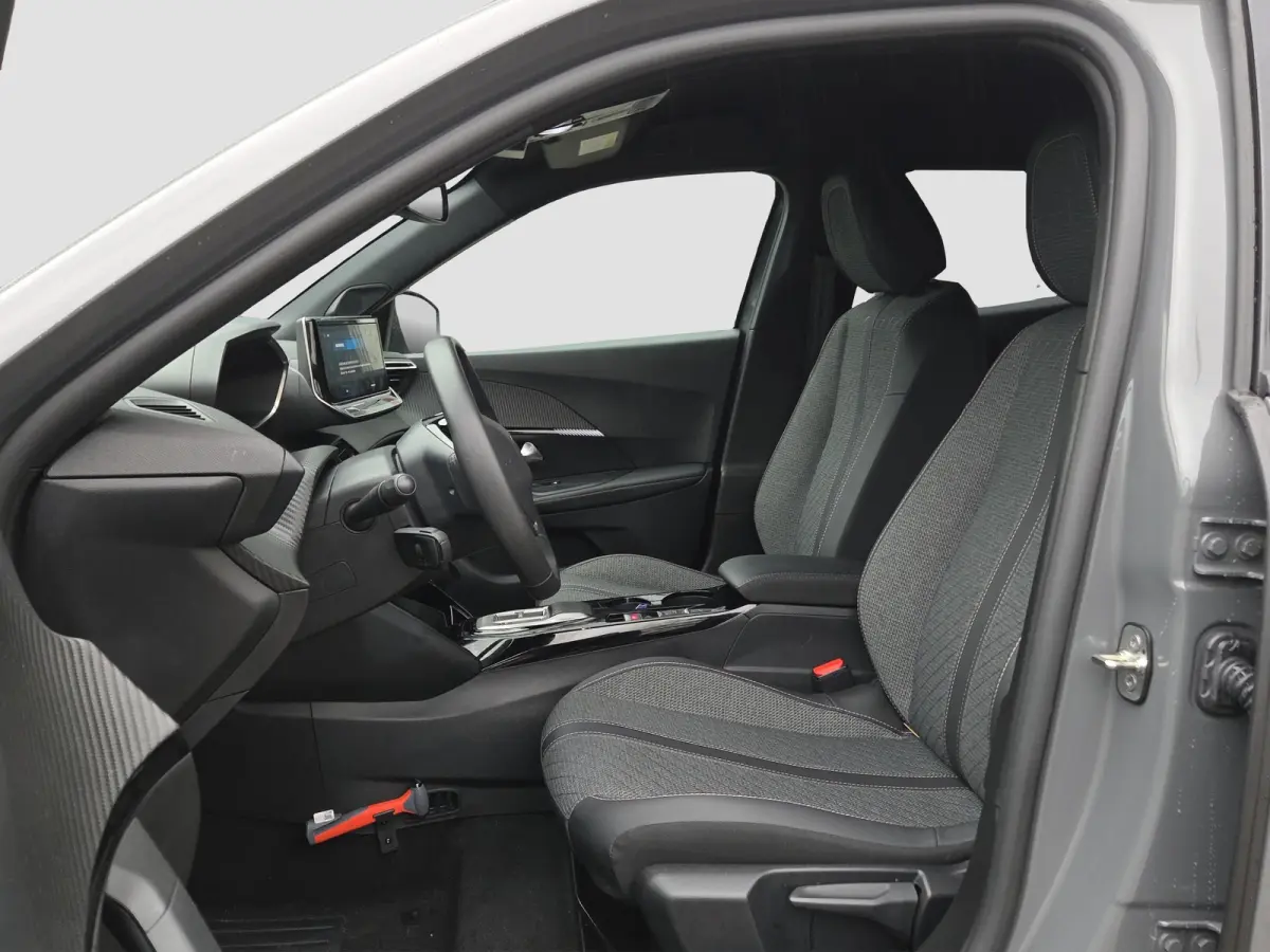 1.2 Hybrid 145 Allure Adaptive CC | Camera | LED | Parkeersensoren | LED | Keyless | Full map navigatie | Carplay/android auto |