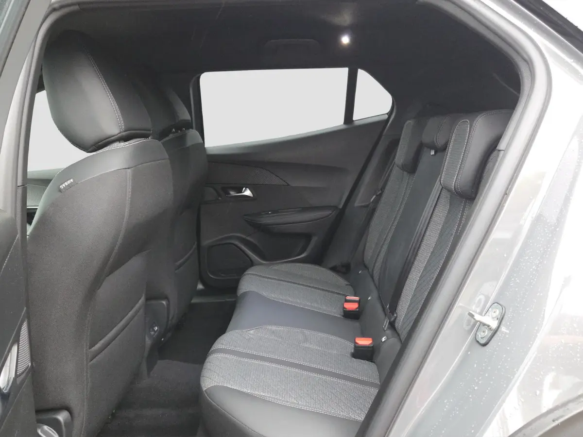 1.2 Hybrid 145 Allure Adaptive CC | Camera | LED | Parkeersensoren | LED | Keyless | Full map navigatie | Carplay/android auto |