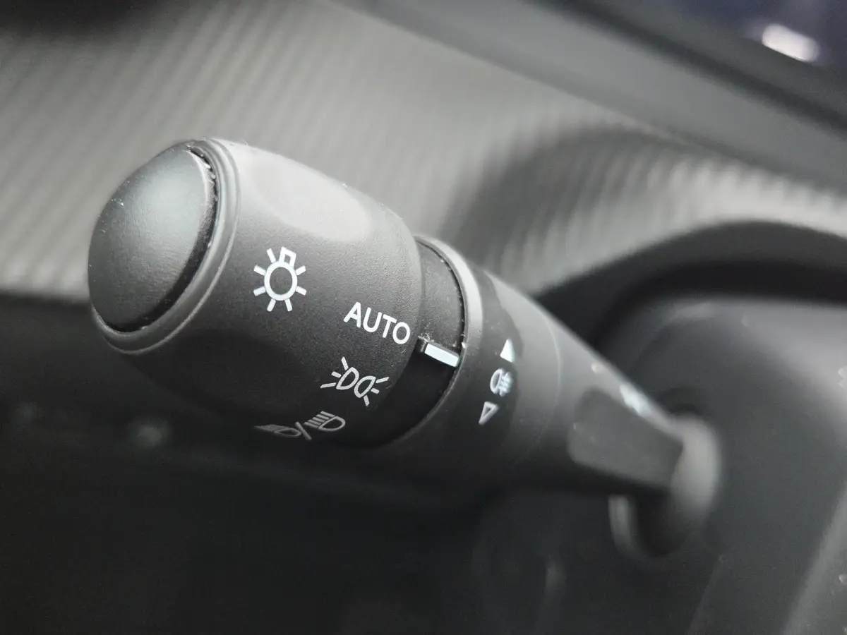1.2 Hybrid 145 Allure Adaptive CC | Camera | LED | Parkeersensoren | LED | Keyless | Full map navigatie | Carplay/android auto |