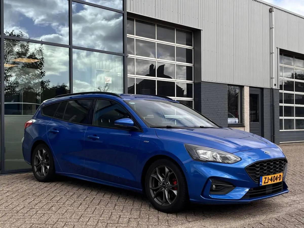 1.0 EcoBoost ST Line 125PK Winterpack Camera Cruise Parkeersensoren Privacy Glass All Season Banden *Dealer Onderhouden*