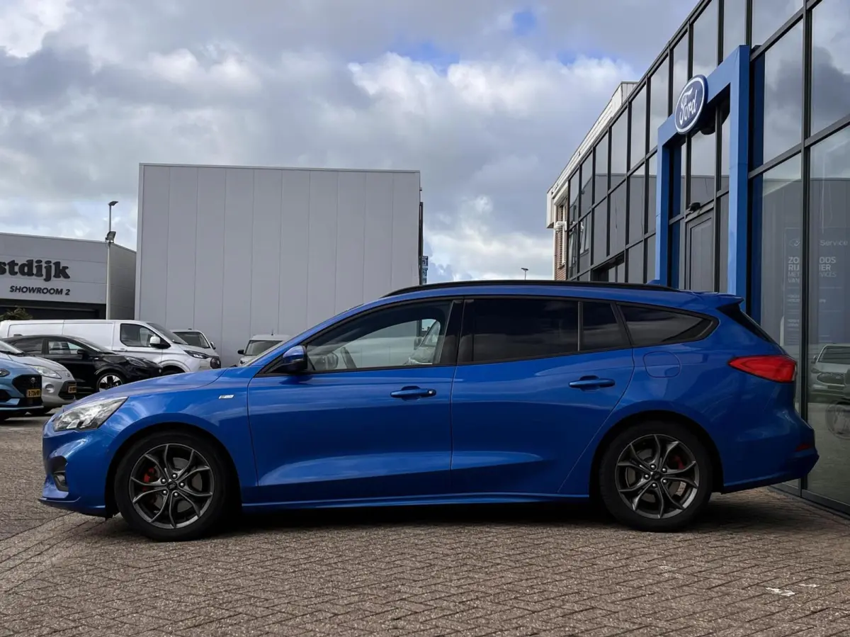 1.0 EcoBoost ST Line 125PK Winterpack Camera Cruise Parkeersensoren Privacy Glass All Season Banden *Dealer Onderhouden*