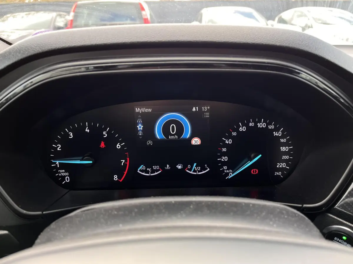1.0 EcoBoost ST Line 125PK Winterpack Camera Cruise Parkeersensoren Privacy Glass All Season Banden *Dealer Onderhouden*