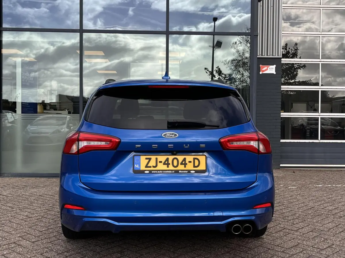 1.0 EcoBoost ST Line 125PK Winterpack Camera Cruise Parkeersensoren Privacy Glass All Season Banden *Dealer Onderhouden*