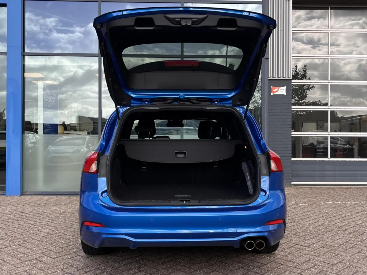 1.0 EcoBoost ST Line 125PK Winterpack Camera Cruise Parkeersensoren Privacy Glass All Season Banden *Dealer Onderhouden*