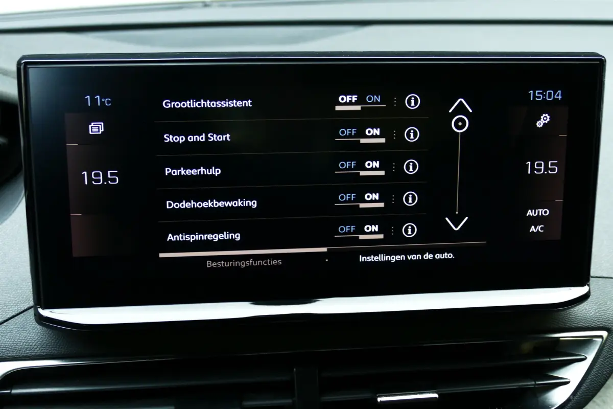 1.2 PURETECH 130PK 7-ZITS GT AUTOMAAT / CAMERA / TREKHAAK / KEYLESS / FULL-LED / NAVI / CLIMA / PDC / BLUETOOTH / ADAPT. CRUISECONTROL / 1E EIGENAAR / SCHITTERENDE STAAT !!