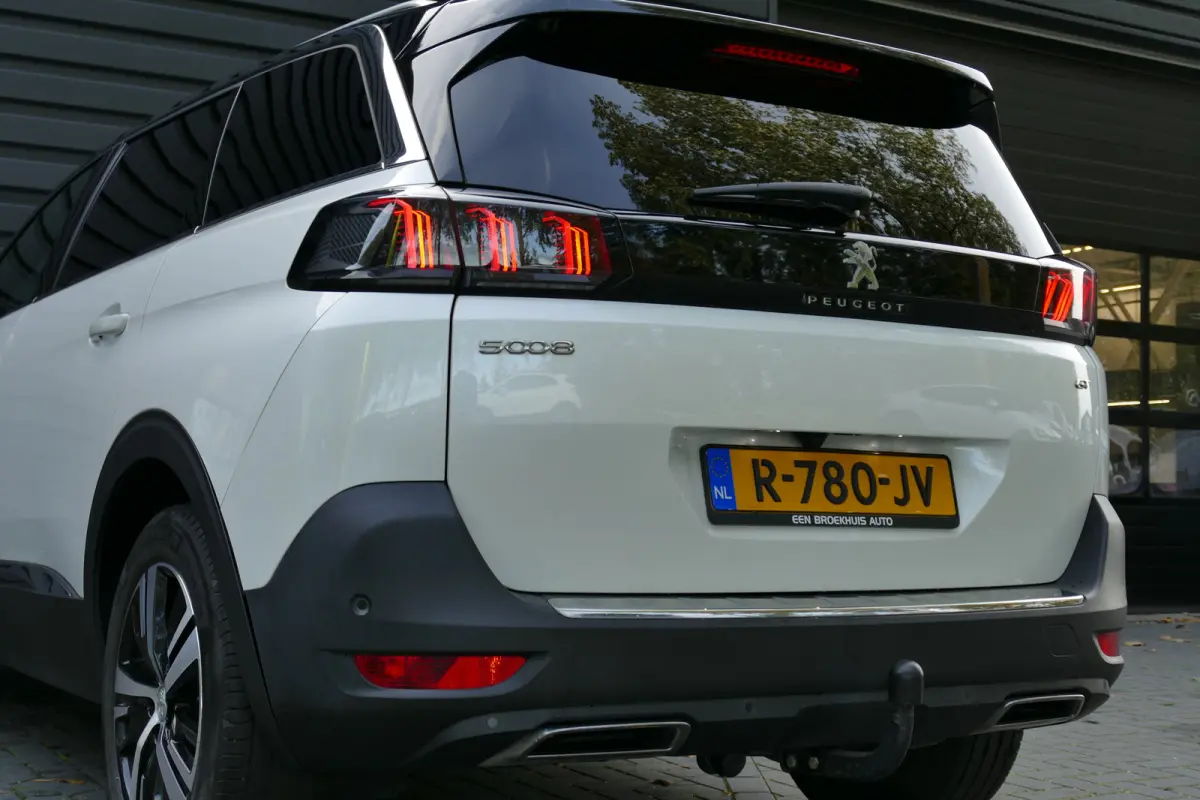 1.2 PURETECH 130PK 7-ZITS GT AUTOMAAT / CAMERA / TREKHAAK / KEYLESS / FULL-LED / NAVI / CLIMA / PDC / BLUETOOTH / ADAPT. CRUISECONTROL / 1E EIGENAAR / SCHITTERENDE STAAT !!