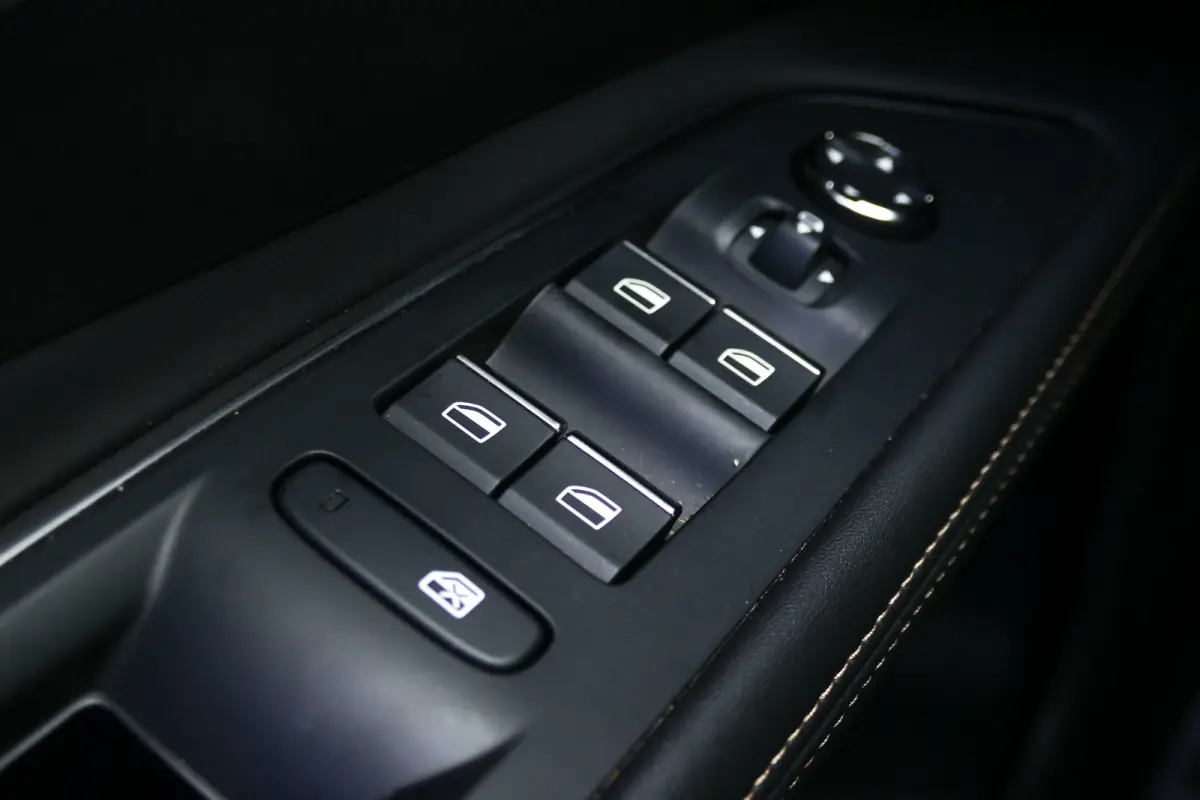 1.2 PURETECH 130PK 7-ZITS GT AUTOMAAT / CAMERA / TREKHAAK / KEYLESS / FULL-LED / NAVI / CLIMA / PDC / BLUETOOTH / ADAPT. CRUISECONTROL / 1E EIGENAAR / SCHITTERENDE STAAT !!