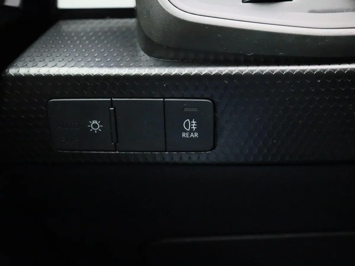 1.0 25 TFSI 70kW Attraction | NAVIGATIESYSTEEM | CRUISE CONTROL | 12 MAANDEN BOVAG GARANTIE |