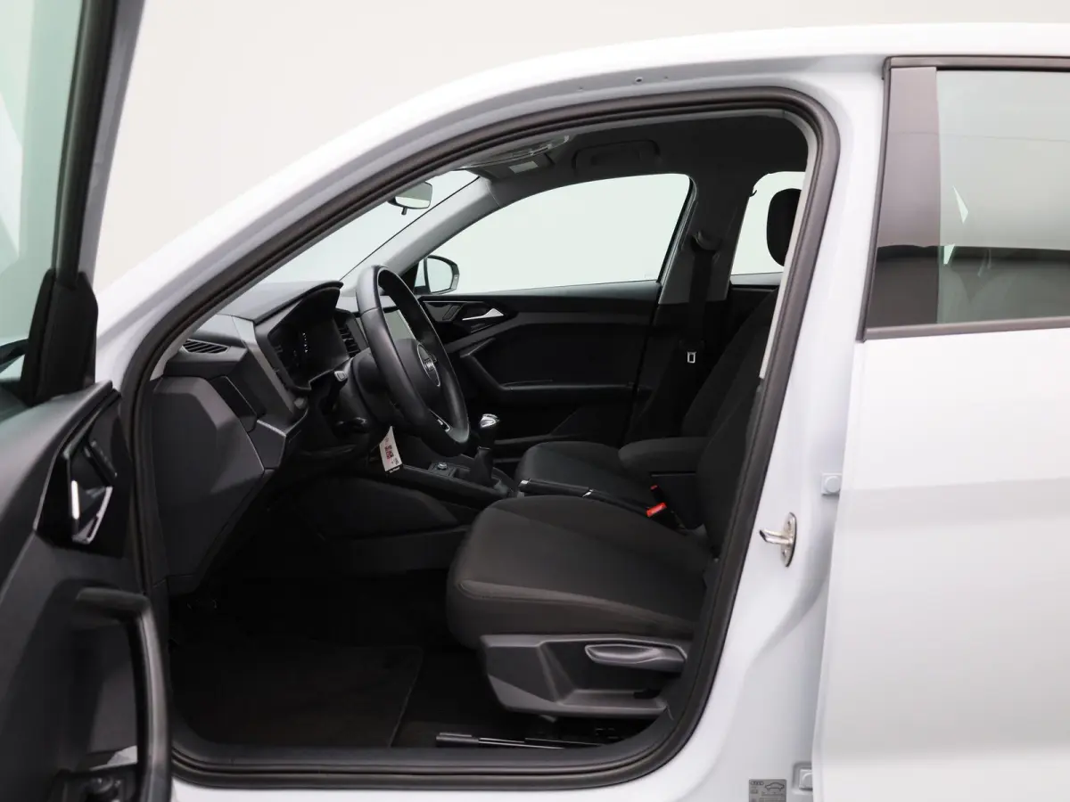 1.0 25 TFSI 70kW Attraction | NAVIGATIESYSTEEM | CRUISE CONTROL | 12 MAANDEN BOVAG GARANTIE |