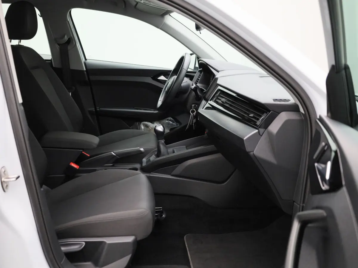 1.0 25 TFSI 70kW Attraction | NAVIGATIESYSTEEM | CRUISE CONTROL | 12 MAANDEN BOVAG GARANTIE |