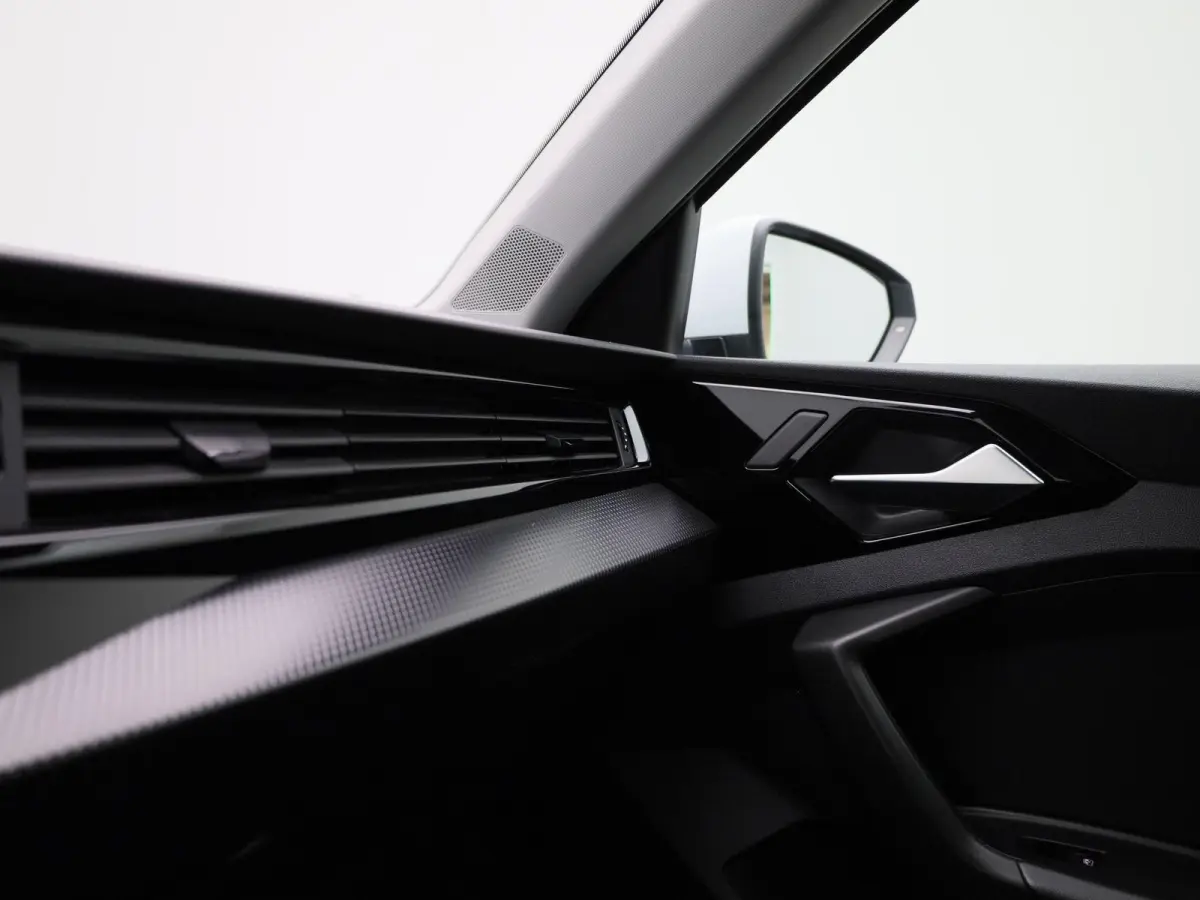 1.0 25 TFSI 70kW Attraction | NAVIGATIESYSTEEM | CRUISE CONTROL | 12 MAANDEN BOVAG GARANTIE |