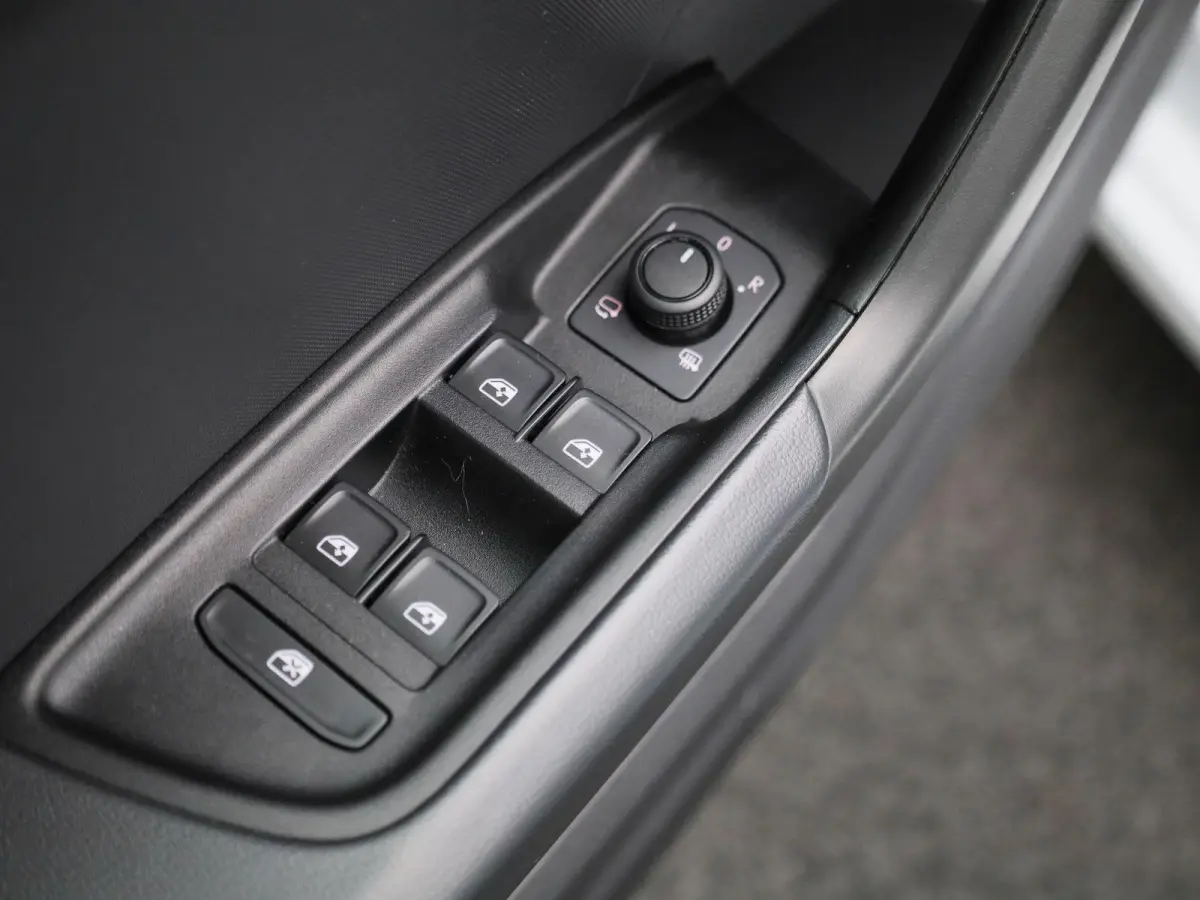 1.0 25 TFSI 70kW Attraction | NAVIGATIESYSTEEM | CRUISE CONTROL | 12 MAANDEN BOVAG GARANTIE |