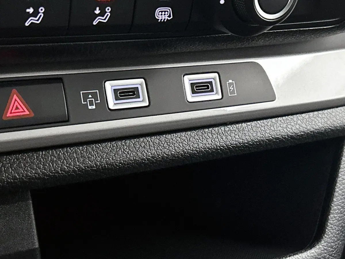Electric 136pk L3 75 kWh Automaat | Tot 8 Jaar Garantie | Apple Carplay/Android Auto | Dodehoekdetectie | Airco | Cruise Control | Achteruitrijcamera | 3 Fase |