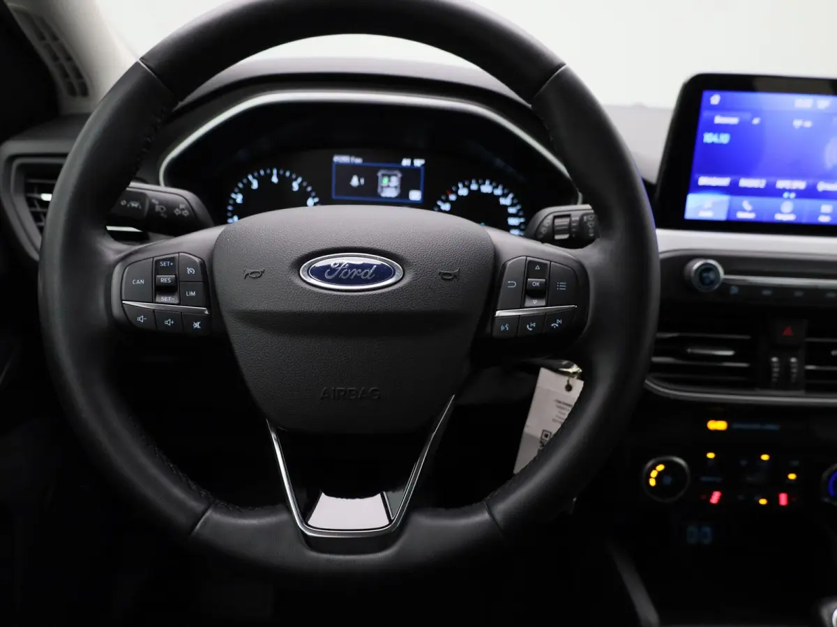 1.0 EcoBoost Hybrid Trend Edition Business | APPLE/ANDROID CARPLAY| STOELVERWARMING | LED KOPLAMPEN | 12 MAANDEN BOVAG GARANTIE |