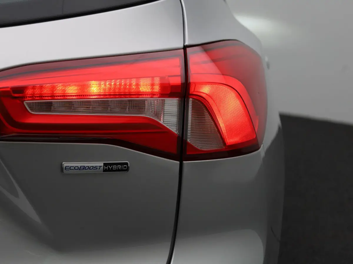 1.0 EcoBoost Hybrid Trend Edition Business | APPLE/ANDROID CARPLAY| STOELVERWARMING | LED KOPLAMPEN | 12 MAANDEN BOVAG GARANTIE |