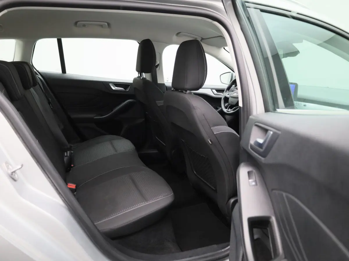 1.0 EcoBoost Hybrid Trend Edition Business | APPLE/ANDROID CARPLAY| STOELVERWARMING | LED KOPLAMPEN | 12 MAANDEN BOVAG GARANTIE |
