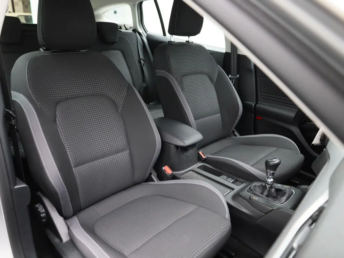 1.0 EcoBoost Hybrid Trend Edition Business | APPLE/ANDROID CARPLAY| STOELVERWARMING | LED KOPLAMPEN | 12 MAANDEN BOVAG GARANTIE |