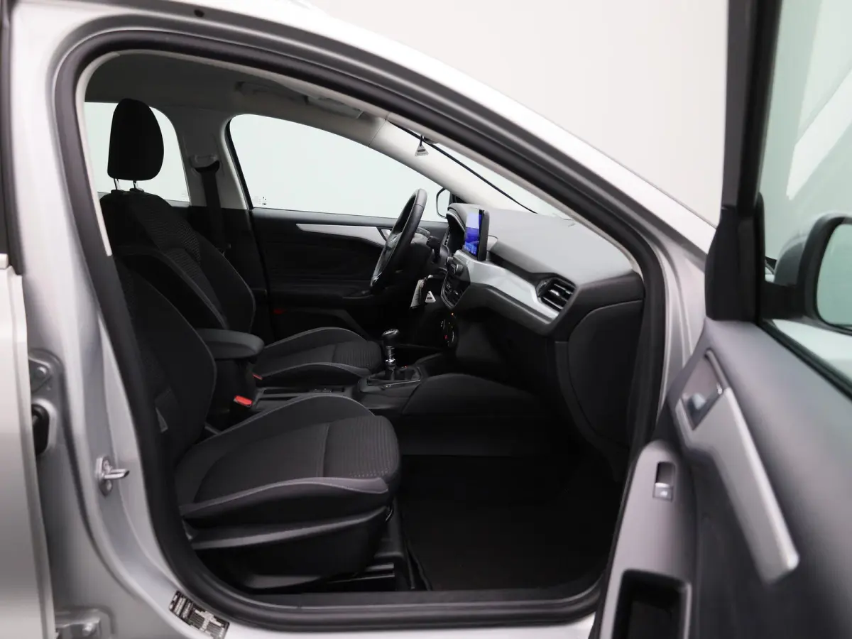 1.0 EcoBoost Hybrid Trend Edition Business | APPLE/ANDROID CARPLAY| STOELVERWARMING | LED KOPLAMPEN | 12 MAANDEN BOVAG GARANTIE |