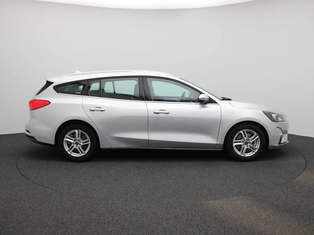 1.0 EcoBoost Hybrid Trend Edition Business | APPLE/ANDROID CARPLAY| STOELVERWARMING | LED KOPLAMPEN | 12 MAANDEN BOVAG GARANTIE |